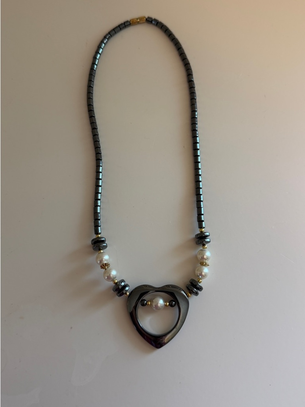 Heart Pendant Beaded Necklace in Black and Pearl🌹